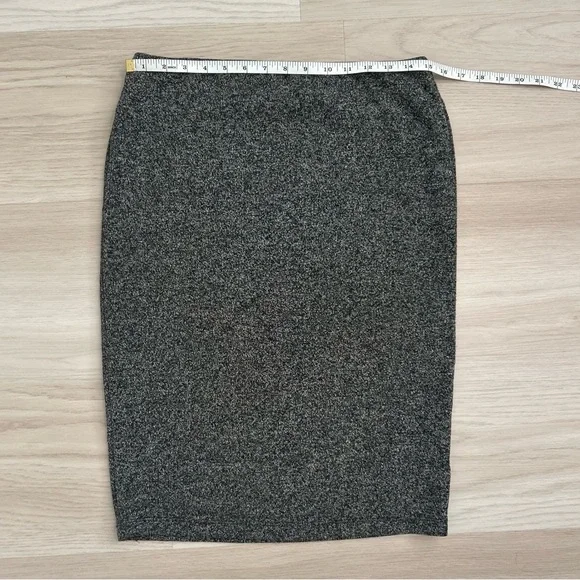 Old Navy Black and Gray Women's Pencil Skirt - Picture 5 of 6